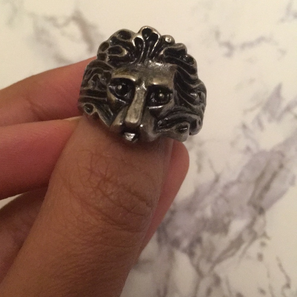 Lion ring